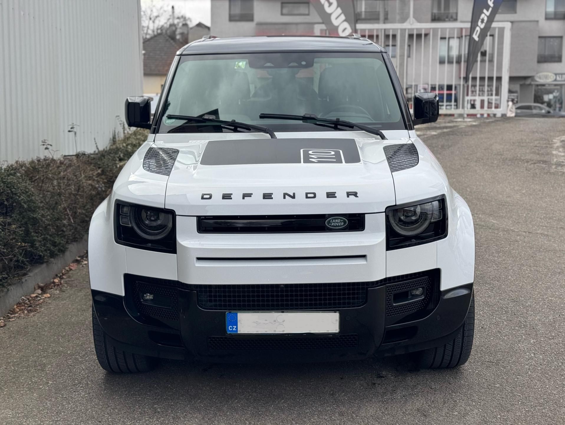 Land Rover Defender, D300 110X Dynamic HSE - fotka 2