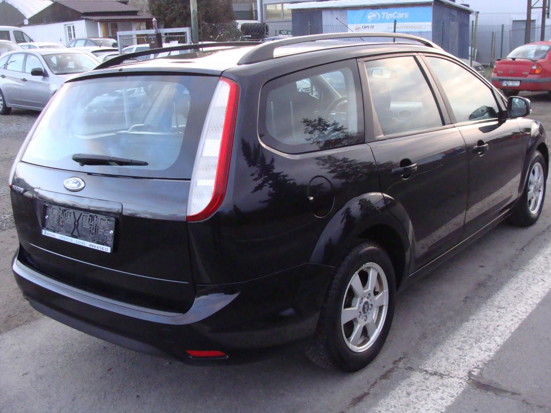 Ford Focus, 1.6i, velmi zachovalý - fotka 6