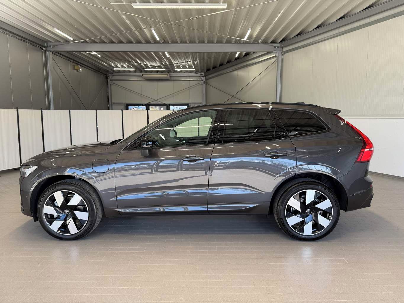 Volvo XC60, T8 AWD ULTRA Dark 2025 - fotka 6
