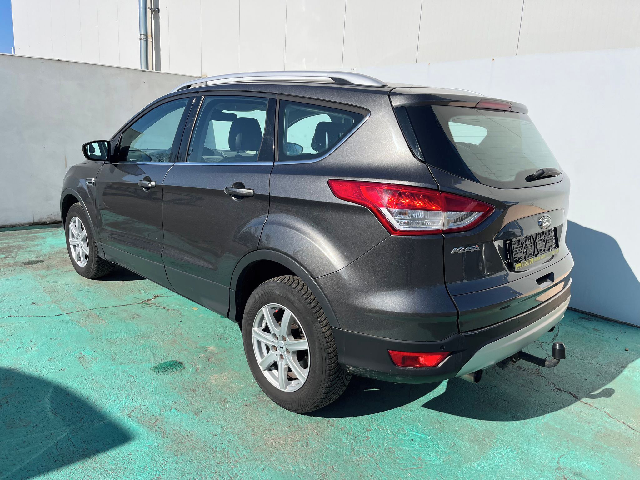 Ford Kuga, 1.6, 134kW, Automat, 4x4 Titan - fotka 4