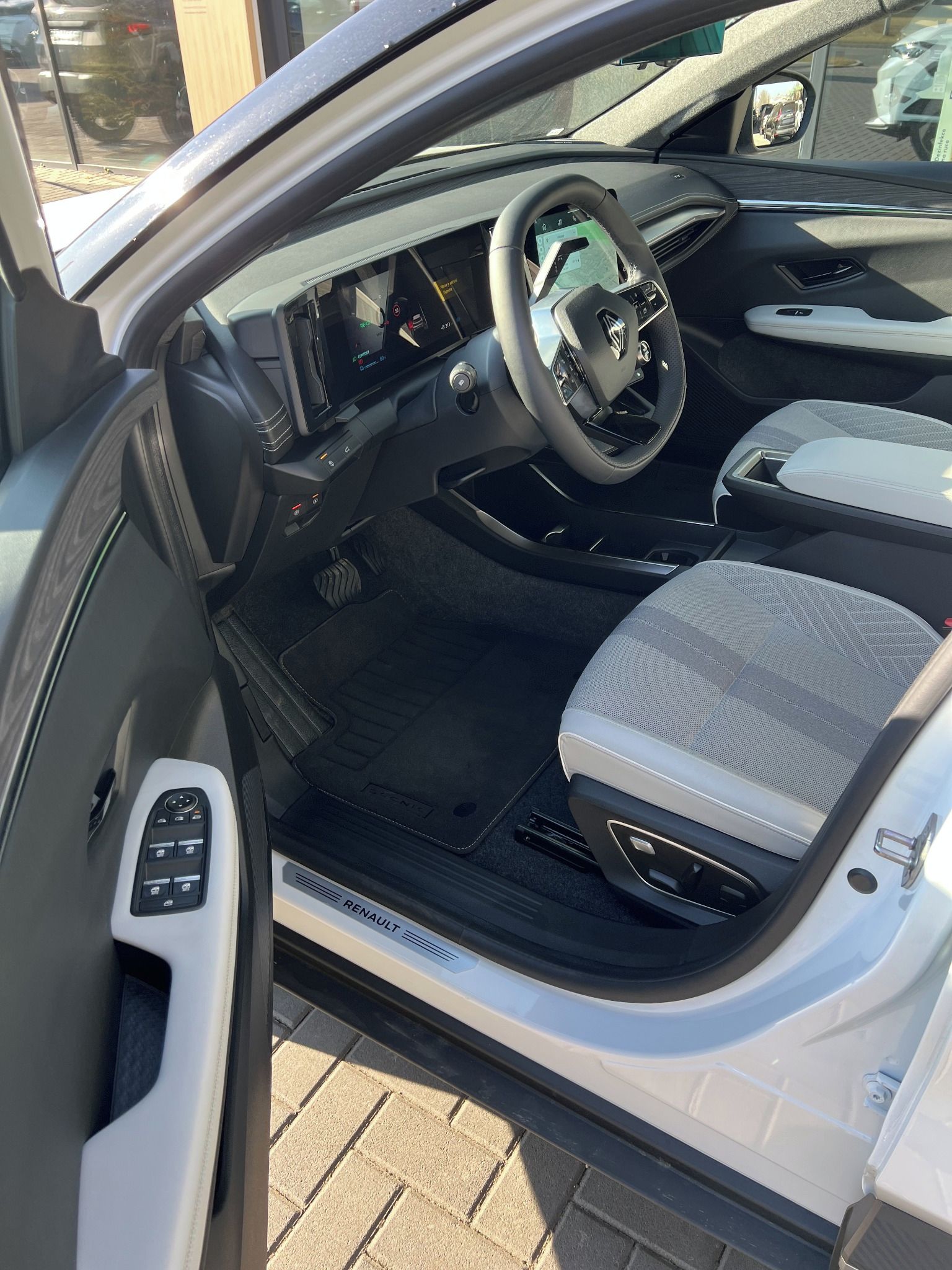 Renault Scénic, Iconic 220 k long range E-Tech - fotka 5