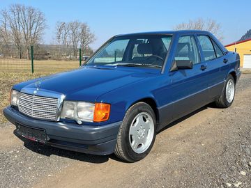 190E 2.6 122KW, NÁDHERNÝ