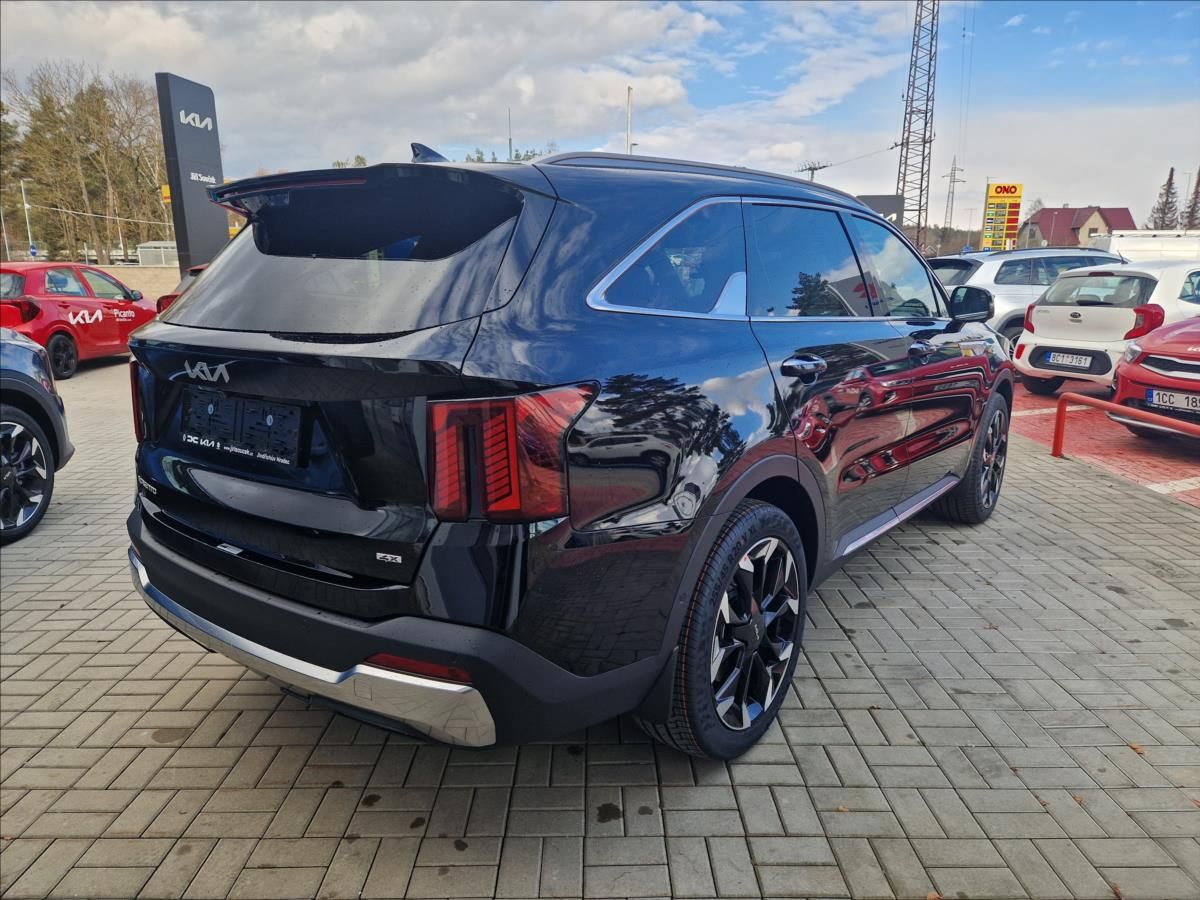 Kia Sorento, 2,2 CRDi SCR 4x4 8DCT 7míst  T - fotka 5