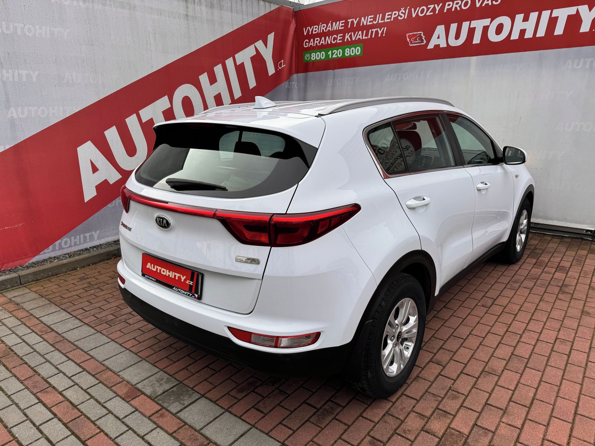 Kia Sportage, 1.7 CRDi Automat, ČR - fotka 6