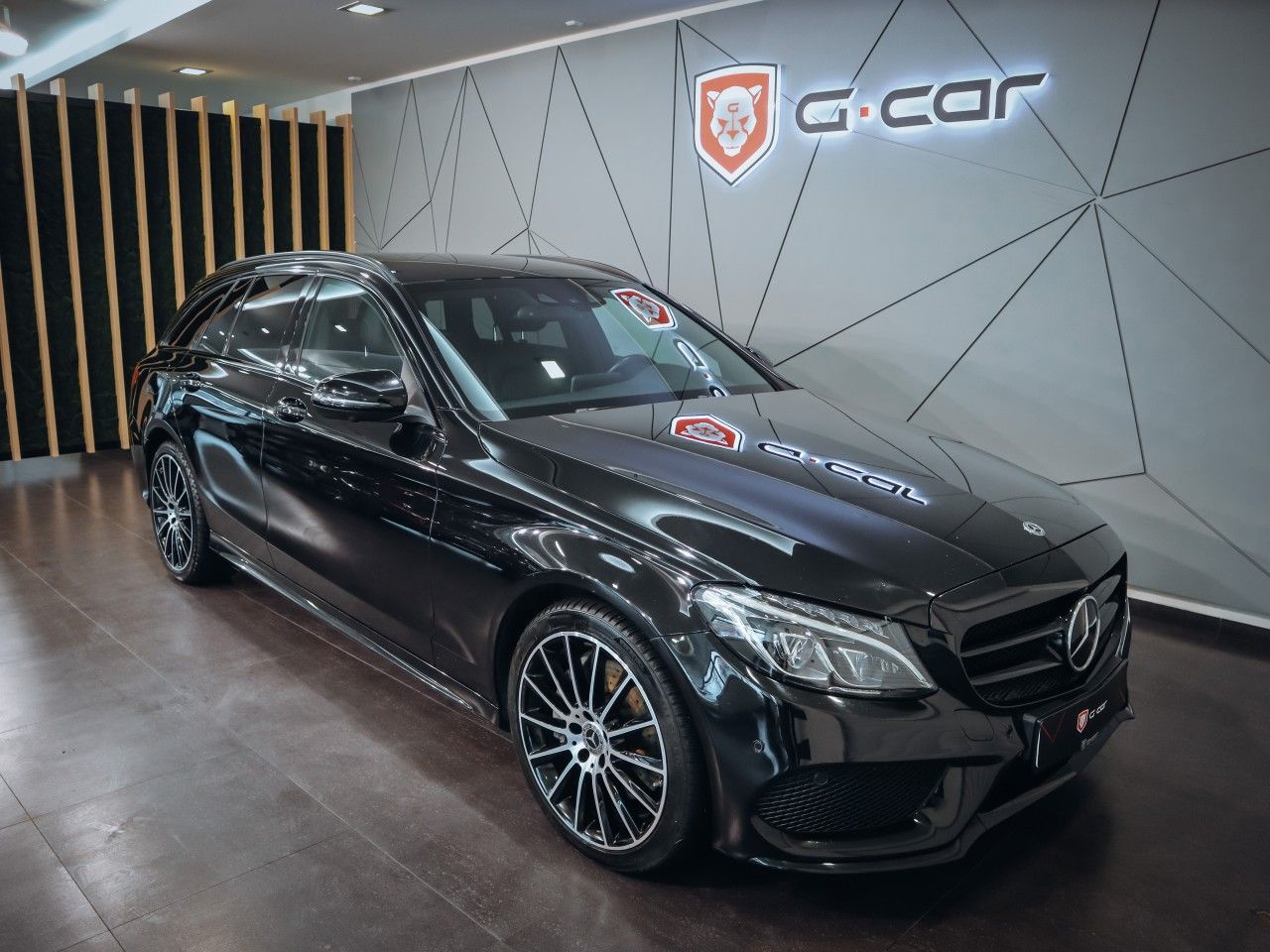 Mercedes-Benz Třídy C, C 400 kombi 4MATIC AMG 245 kW - fotka 2