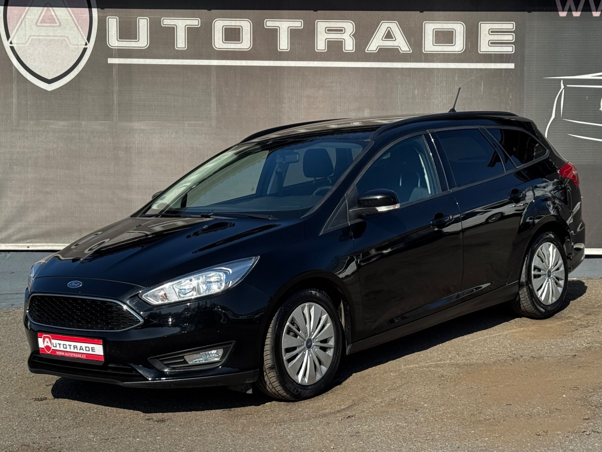 Ford Focus, 1.0EcoB 92kW, NAVI, KLIMA - fotka 6