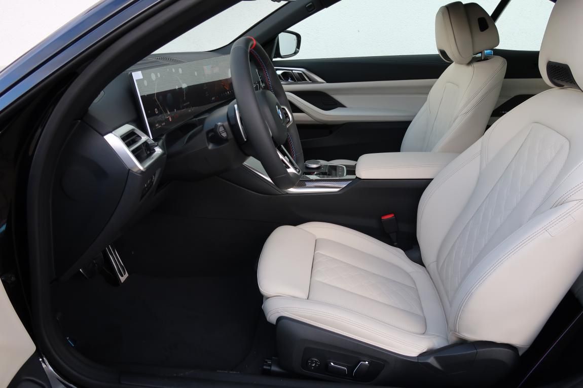 BMW Řada 4, M440i xDrive Convertible - fotka 2