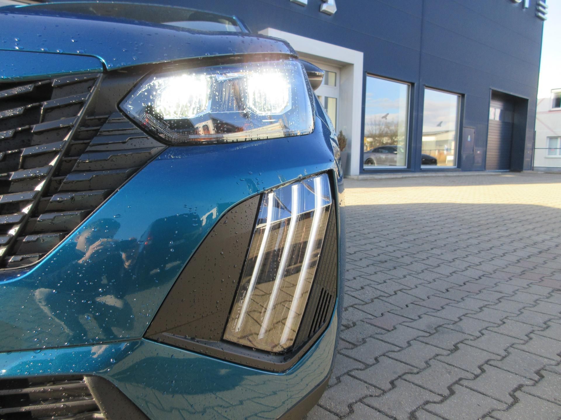 Peugeot 2008, STYLE PureTech 100 S&S MAN6 - fotka 4