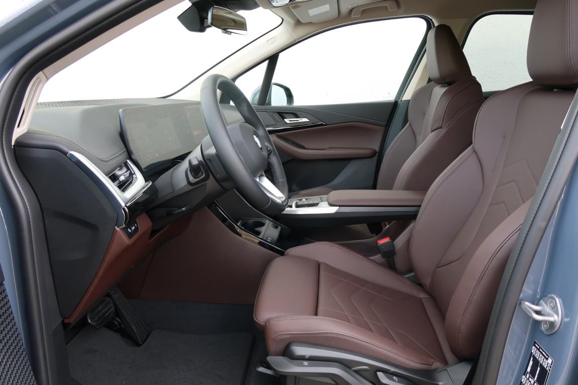 BMW Řada 2, 218i Active Tourer - fotka 2