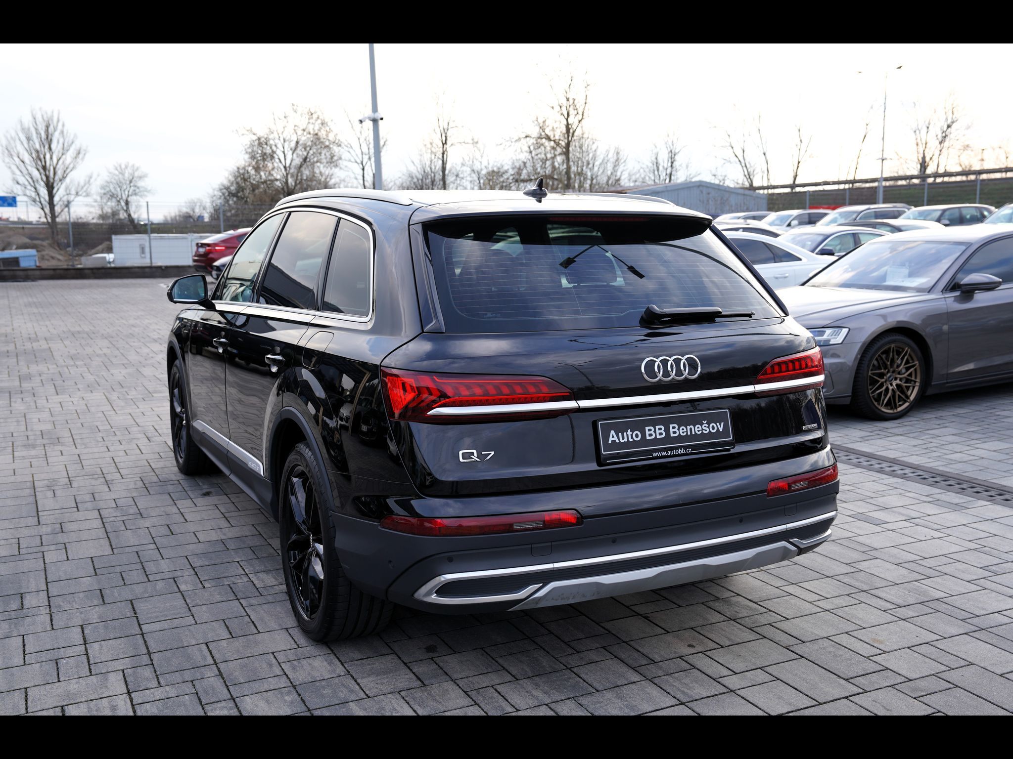 Audi Q7, 55 TFSI e Hybrid/Q/S-line/tipt - fotka 4