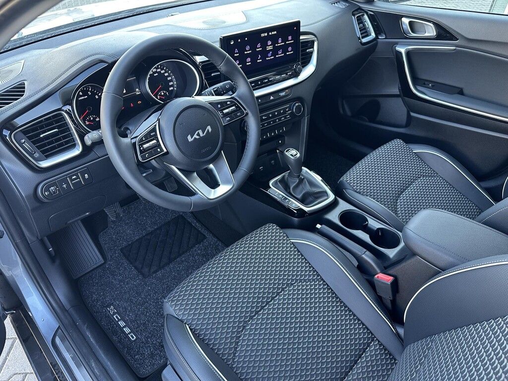 Kia XCee´d, 1,5 T-GDi 103 kW EXCLUSIVE - fotka 4