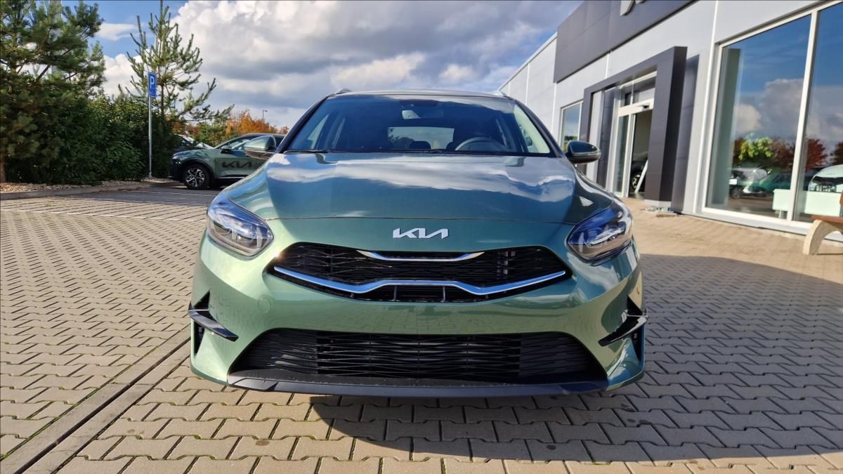 Kia Cee´d, 1,5 T-GDi TOP+Business - fotka 2