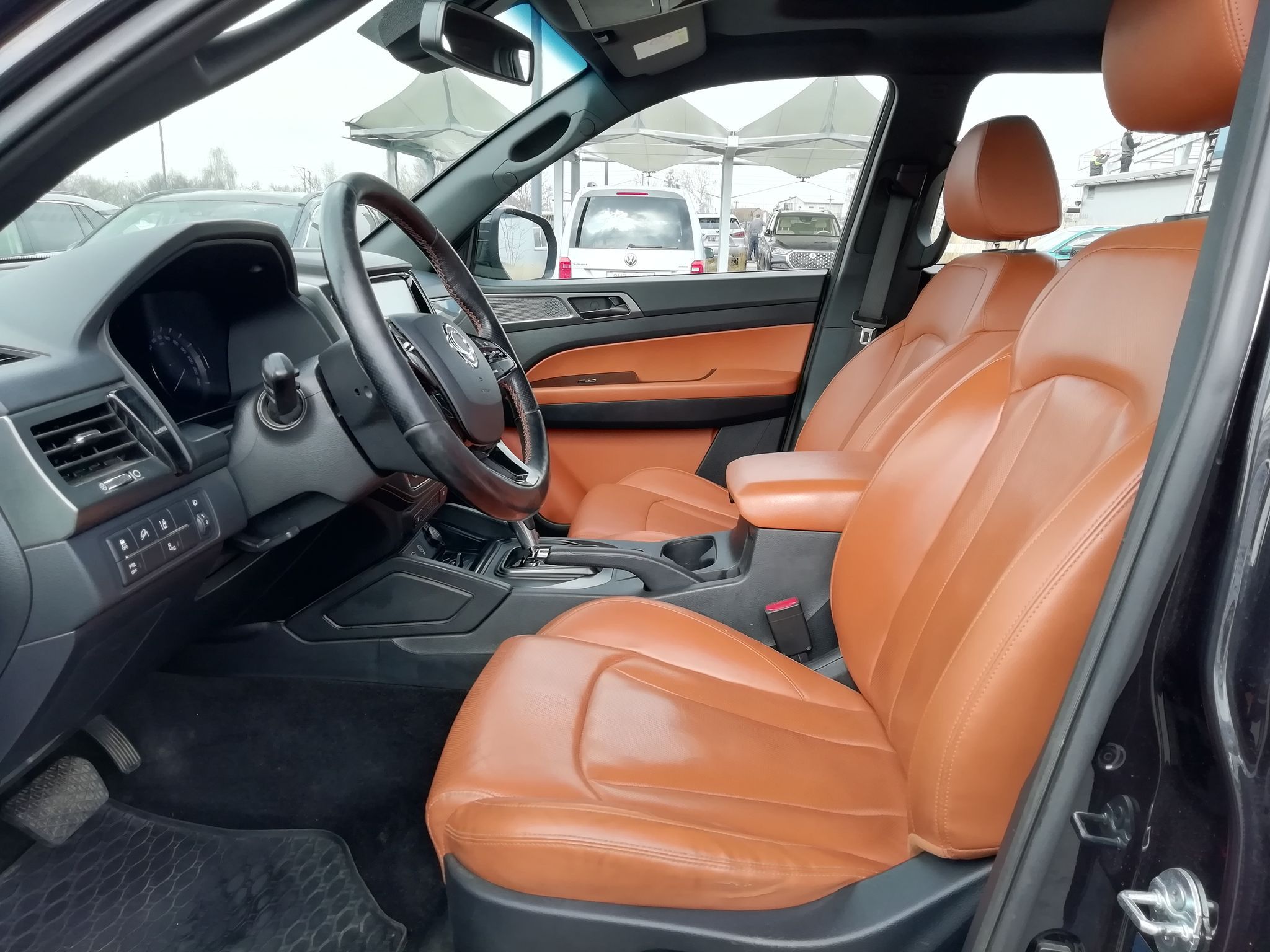 SsangYong Musso, Grand 2,2E-XDI 4WD Premium - fotka 5