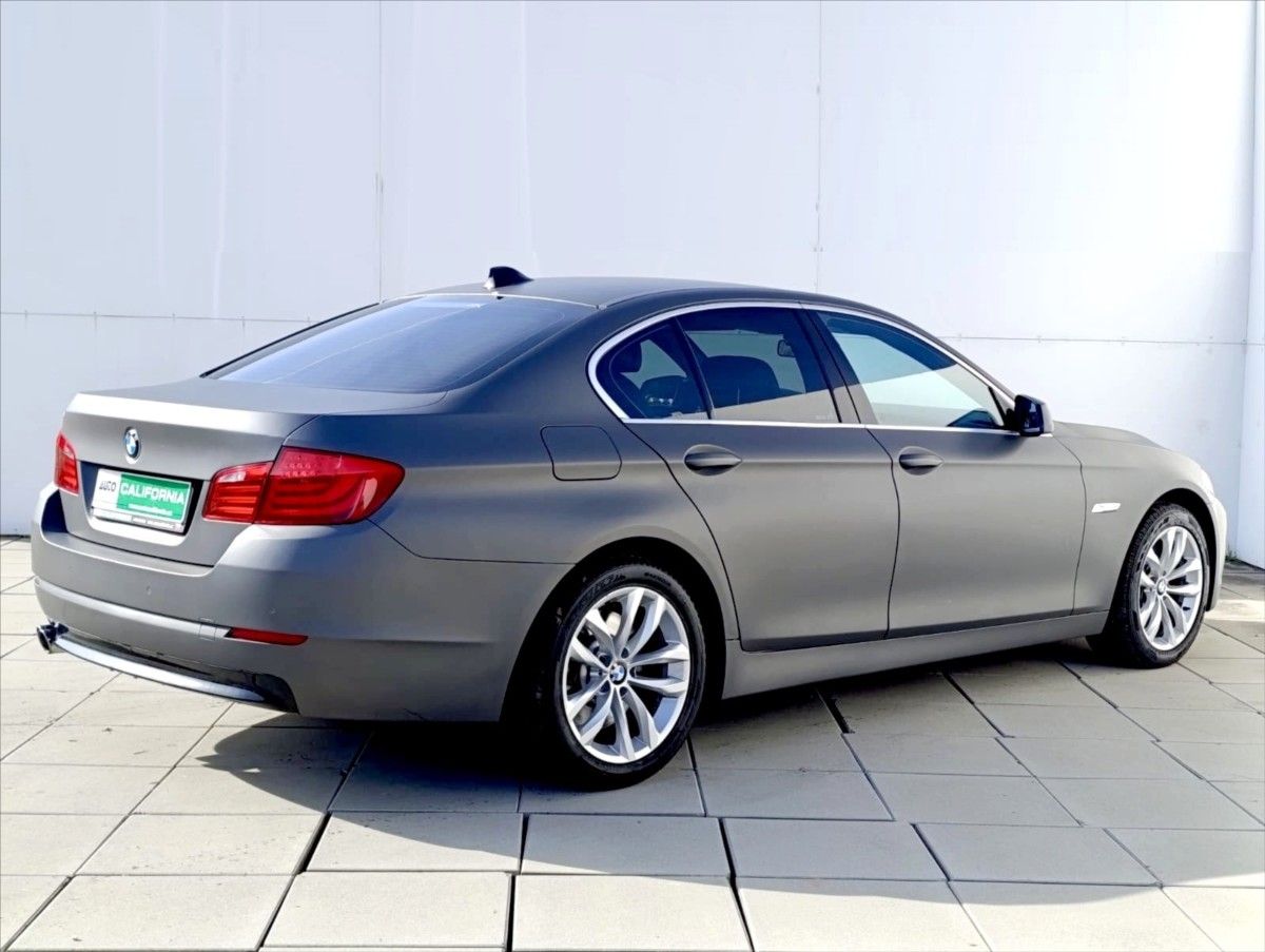 BMW Řada 5, 3,0 530d Aut., Navi Kůže Tažné - fotka 6