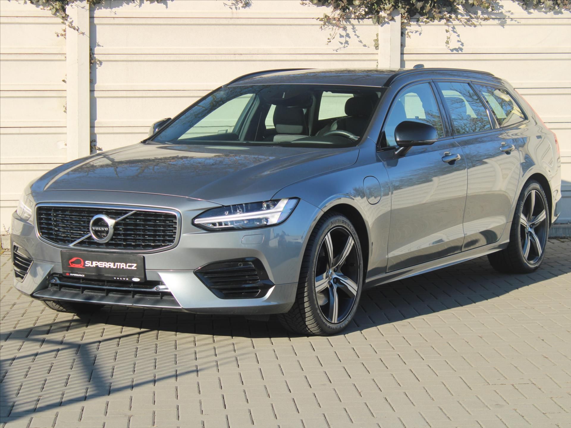 Volvo V90, 2,0 T8 PHEV eAWD R-Design ČR 1 - fotka 3