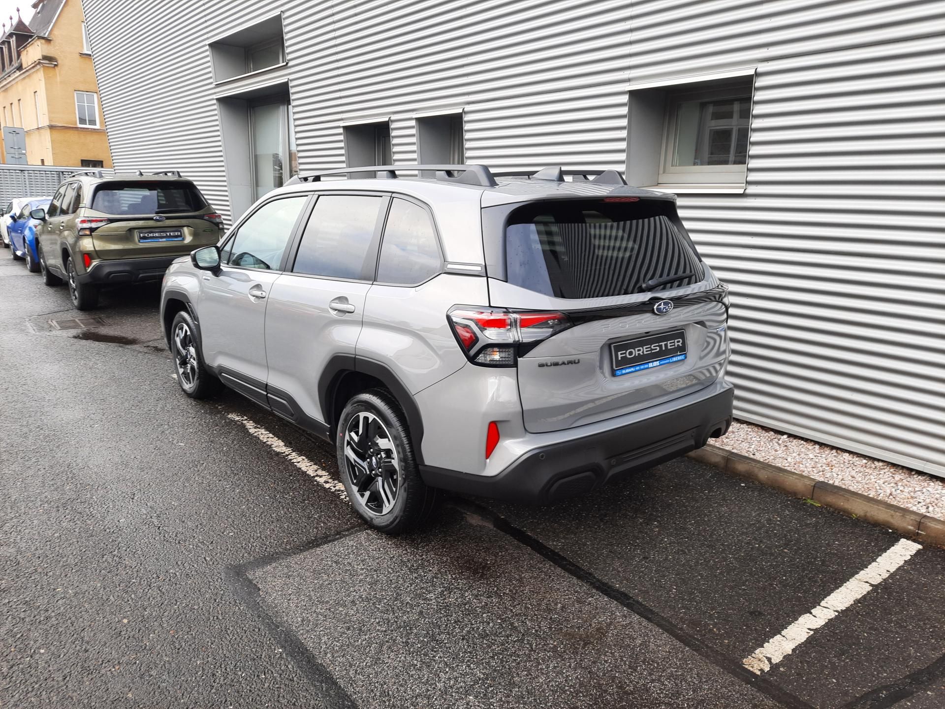 Subaru Forester, NOVÝ FORESTER 2,0i TOURING - fotka 4