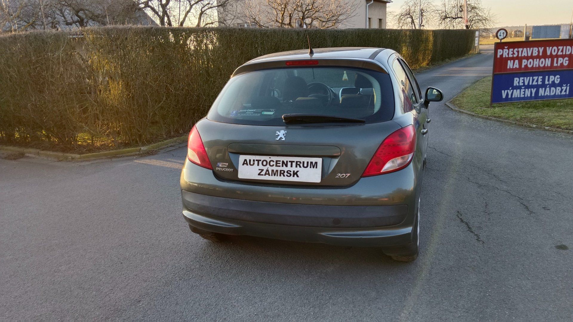 Peugeot 207, 1.4 70KW - fotka 3