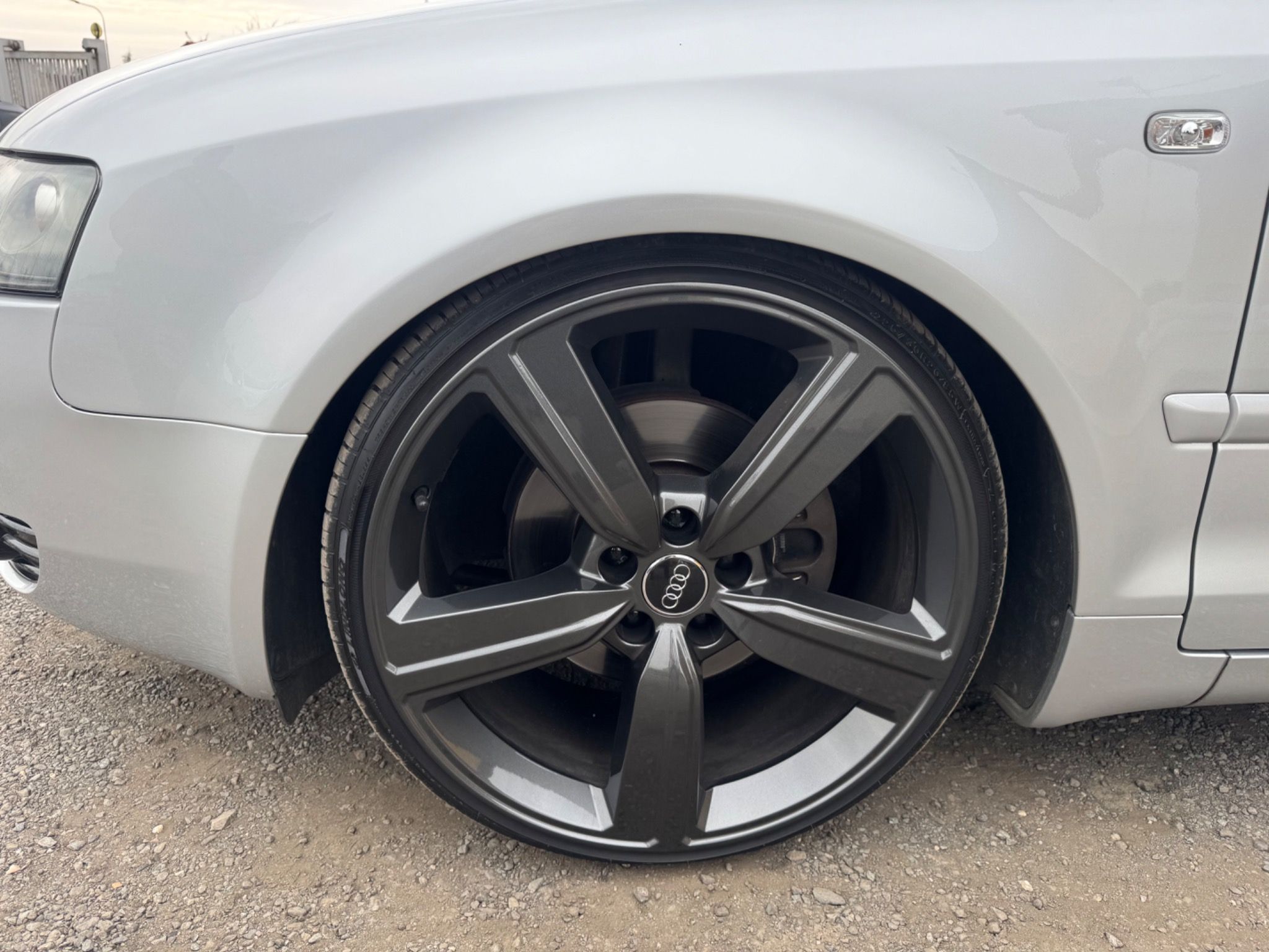 Audi A4, CABRIO 2.4I V6 125KW - fotka 6