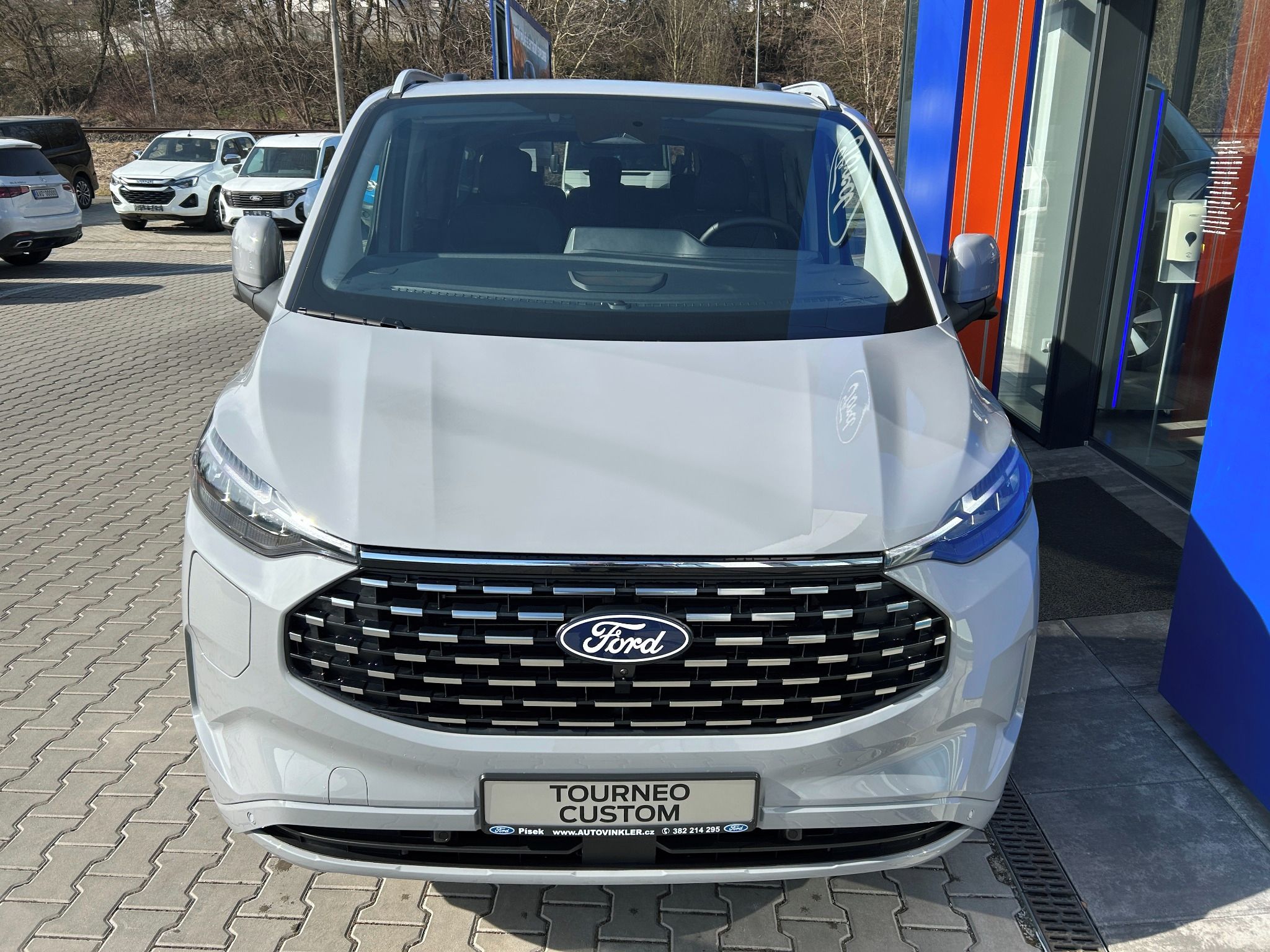 Ford Tourneo Custom, Titanium X L2 2.5 PHEV 171kW - fotka 2