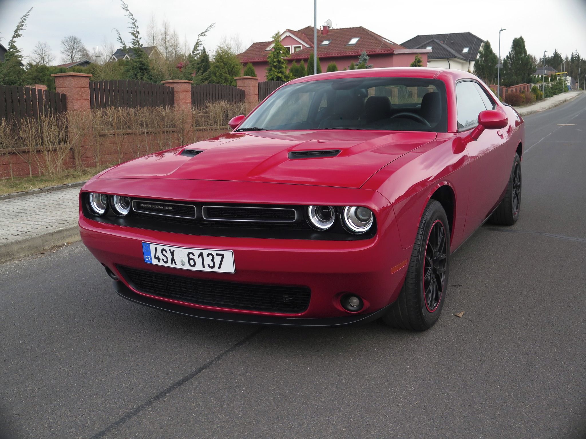 Dodge Challenger, 3.6 V6 - 22.755 km, KRÁSNÝ