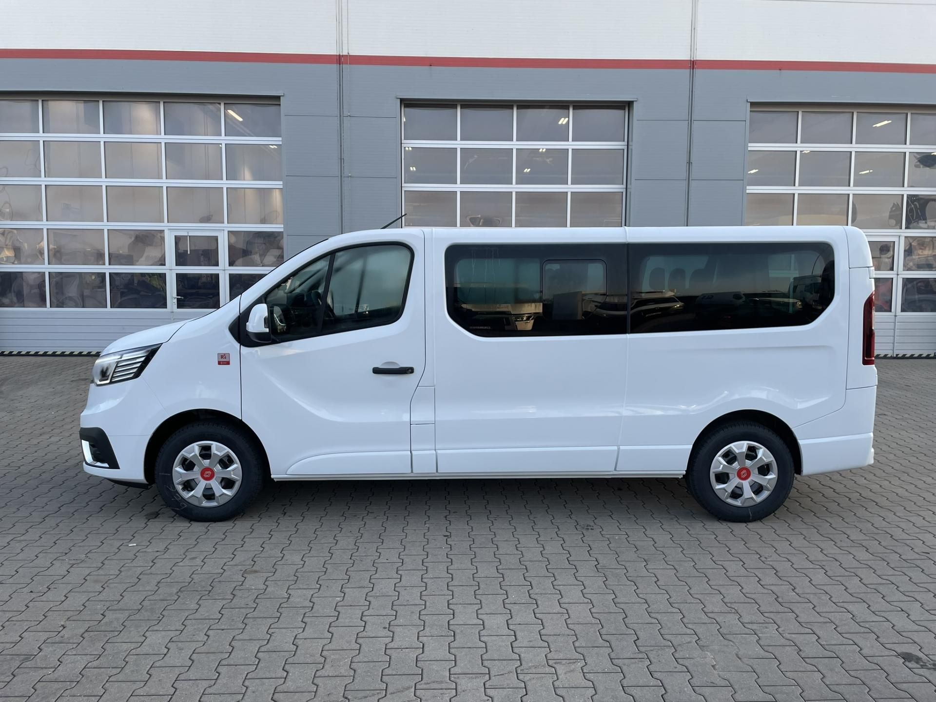 Renault Trafic, COMBI L2H1 150k RED 9 MÍST - fotka 2