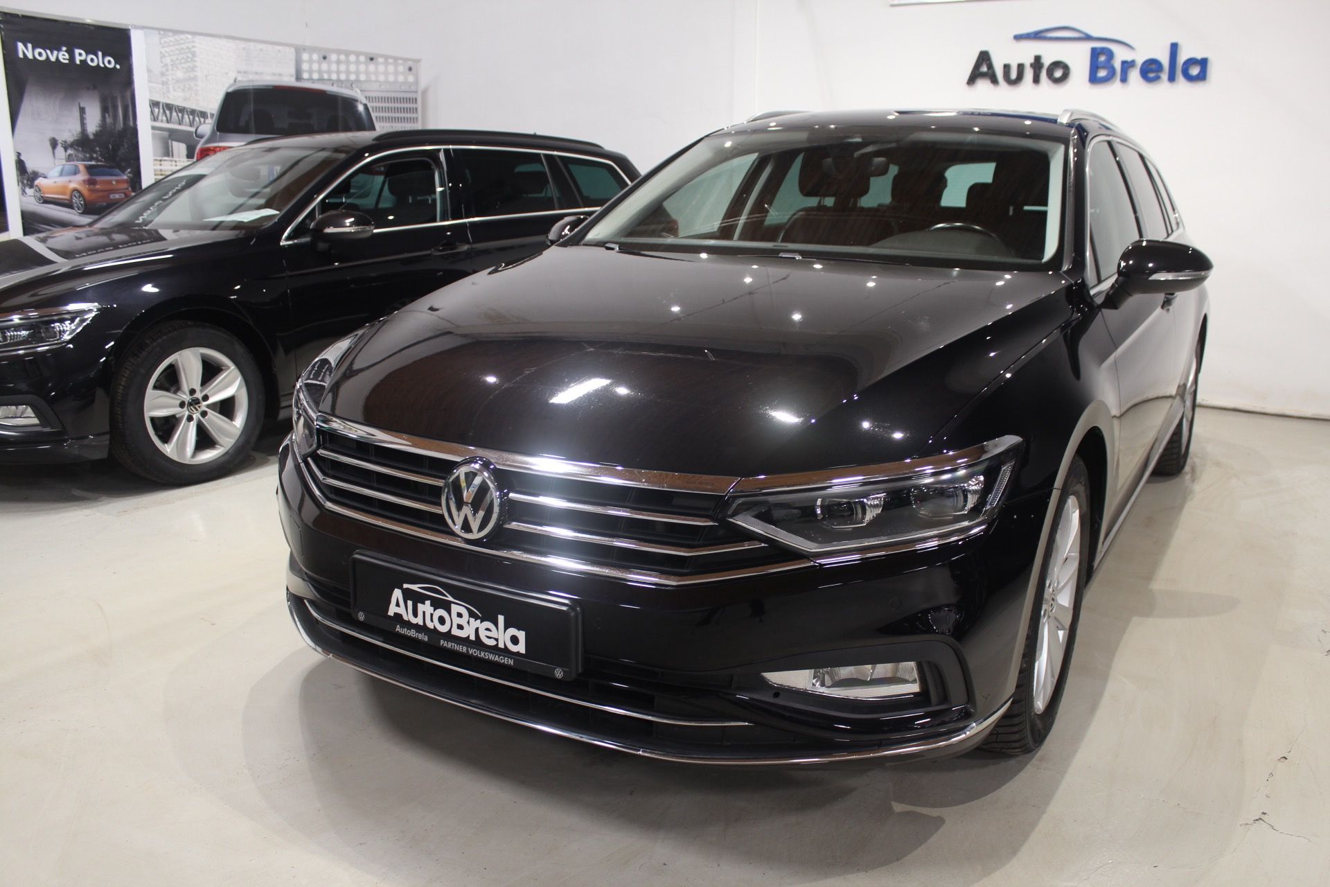 Volkswagen Passat, 2.0TDI DSG Elegance Matrix - fotka 5