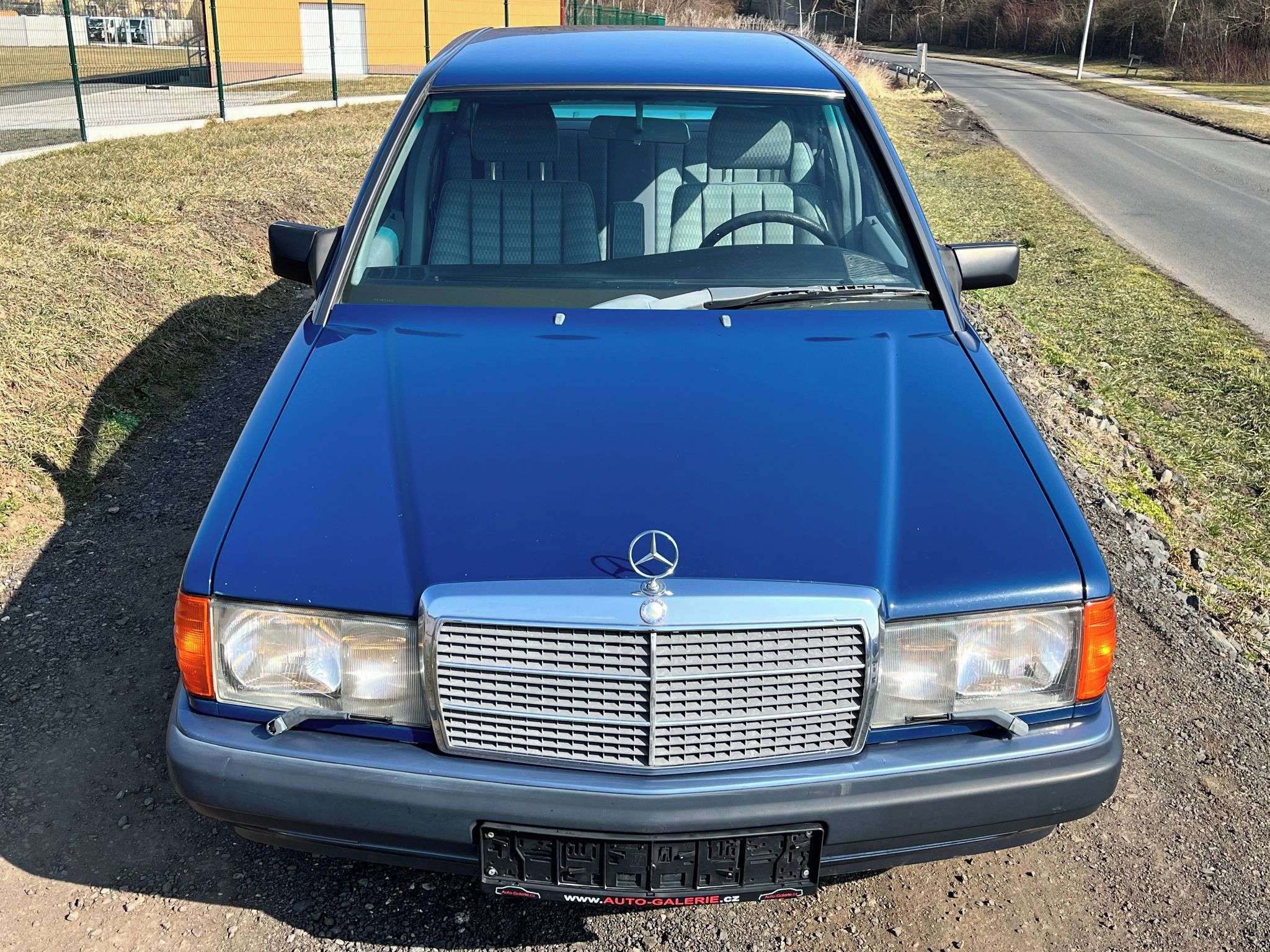 Mercedes-Benz 190, 190E 2.6 122KW, NÁDHERNÝ - fotka 2