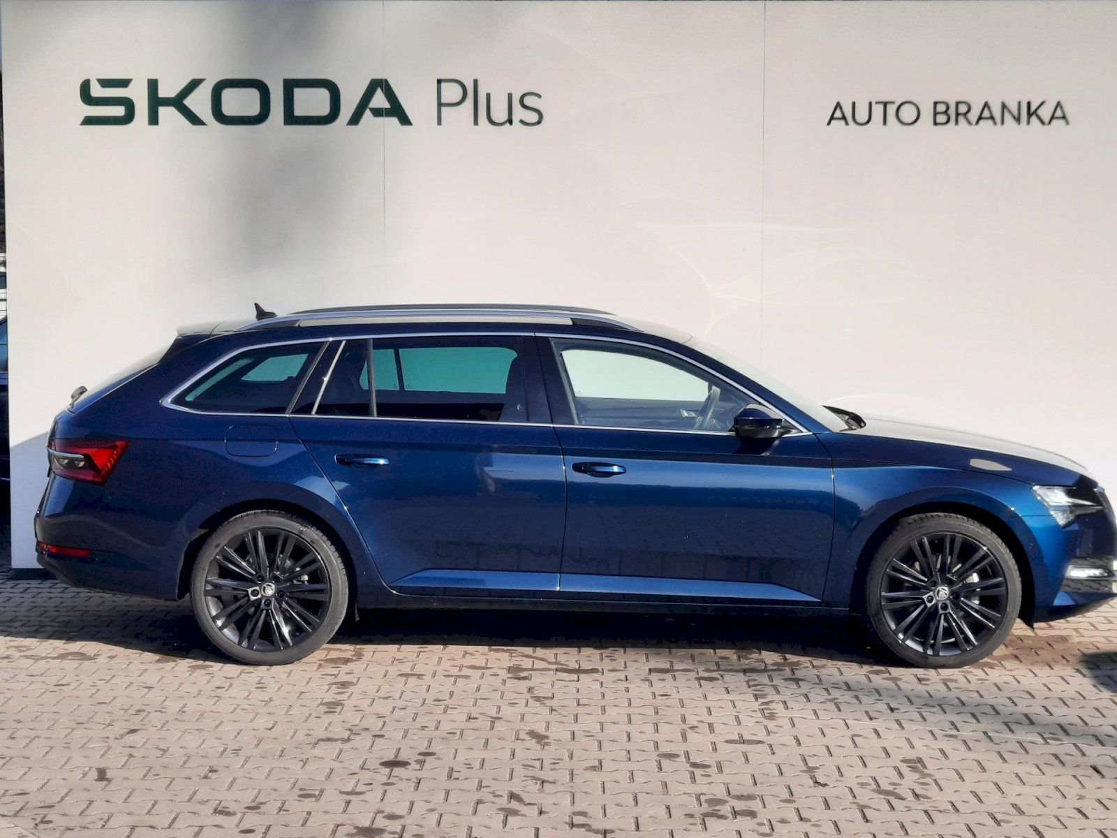Škoda Superb, kombi 2,0 TDI 110 kW DSG Style - fotka 6