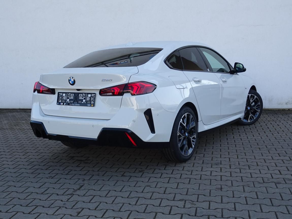 BMW Řada 2, 220 Gran Coupé - fotka 3