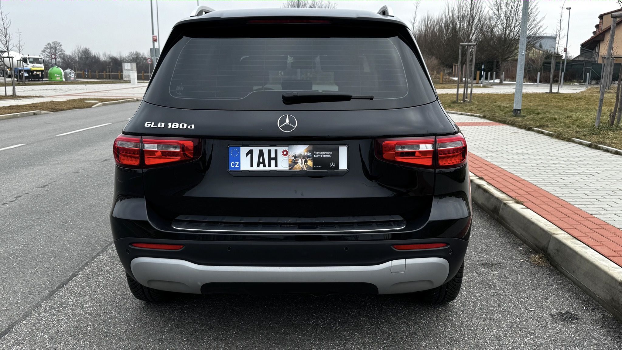 Mercedes-Benz GLB, 180d Kamera Tažne Navi - fotka 4