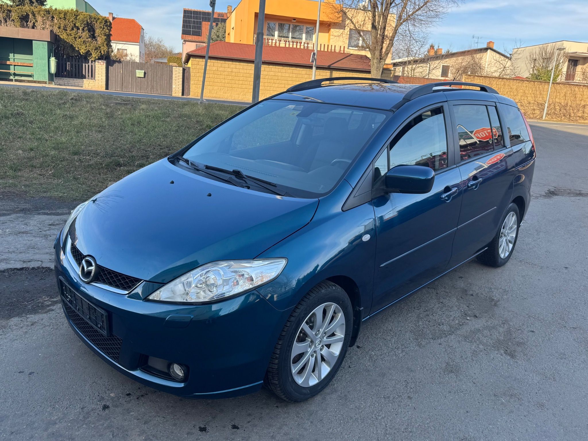 Mazda 5, 2.0 CD 105kW.7.míst.Tažné - fotka 3