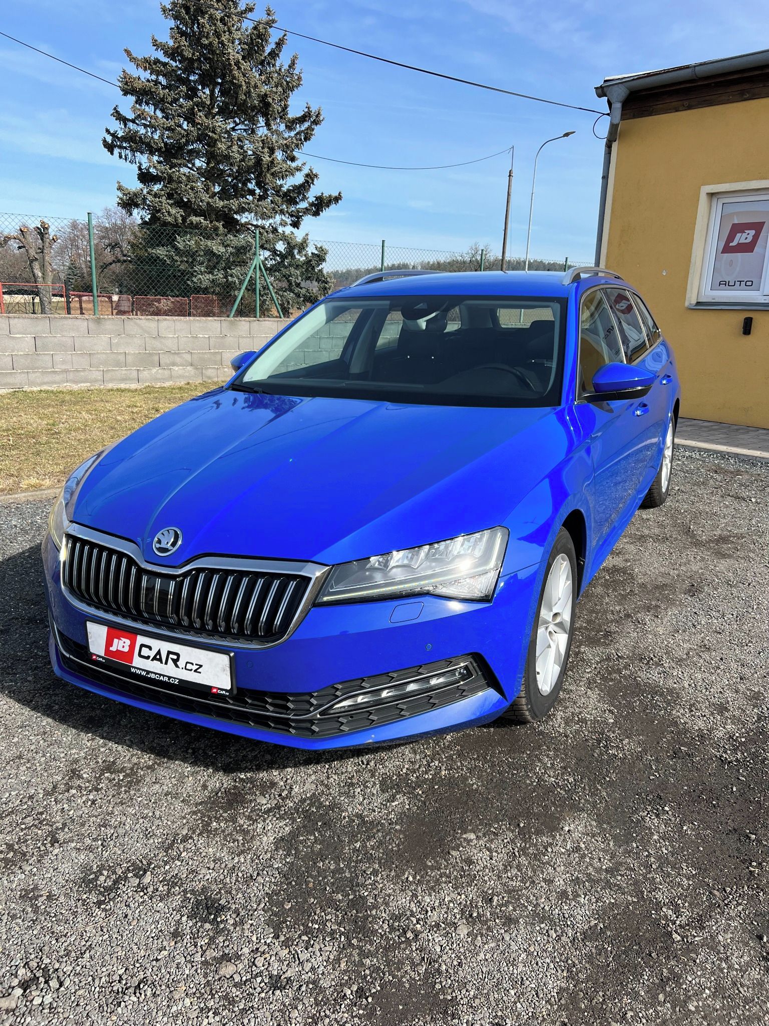 Škoda Superb, 1.5 TSI 110kW DSG NAV LED DPH - fotka 2
