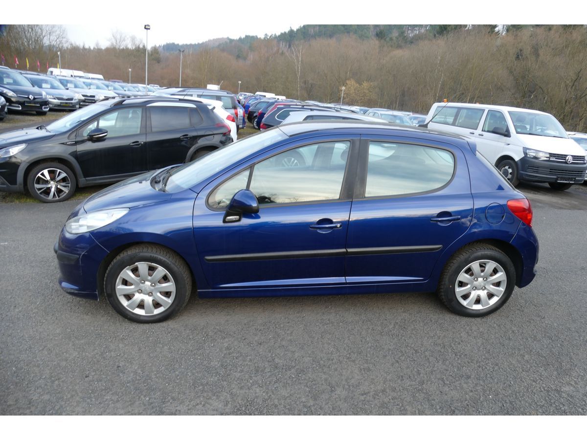 Peugeot 207, 1,4 54KW KLIMA - fotka 3