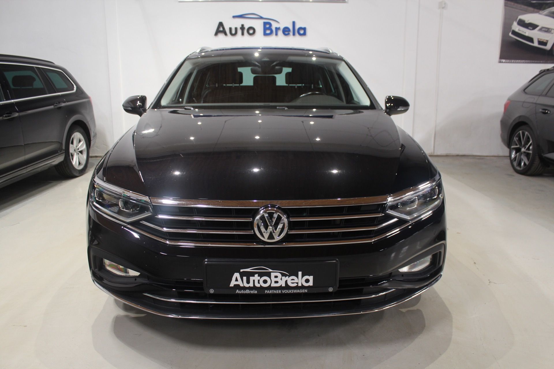 Volkswagen Passat, 2.0TDI DSG Elegance Matrix - fotka 4