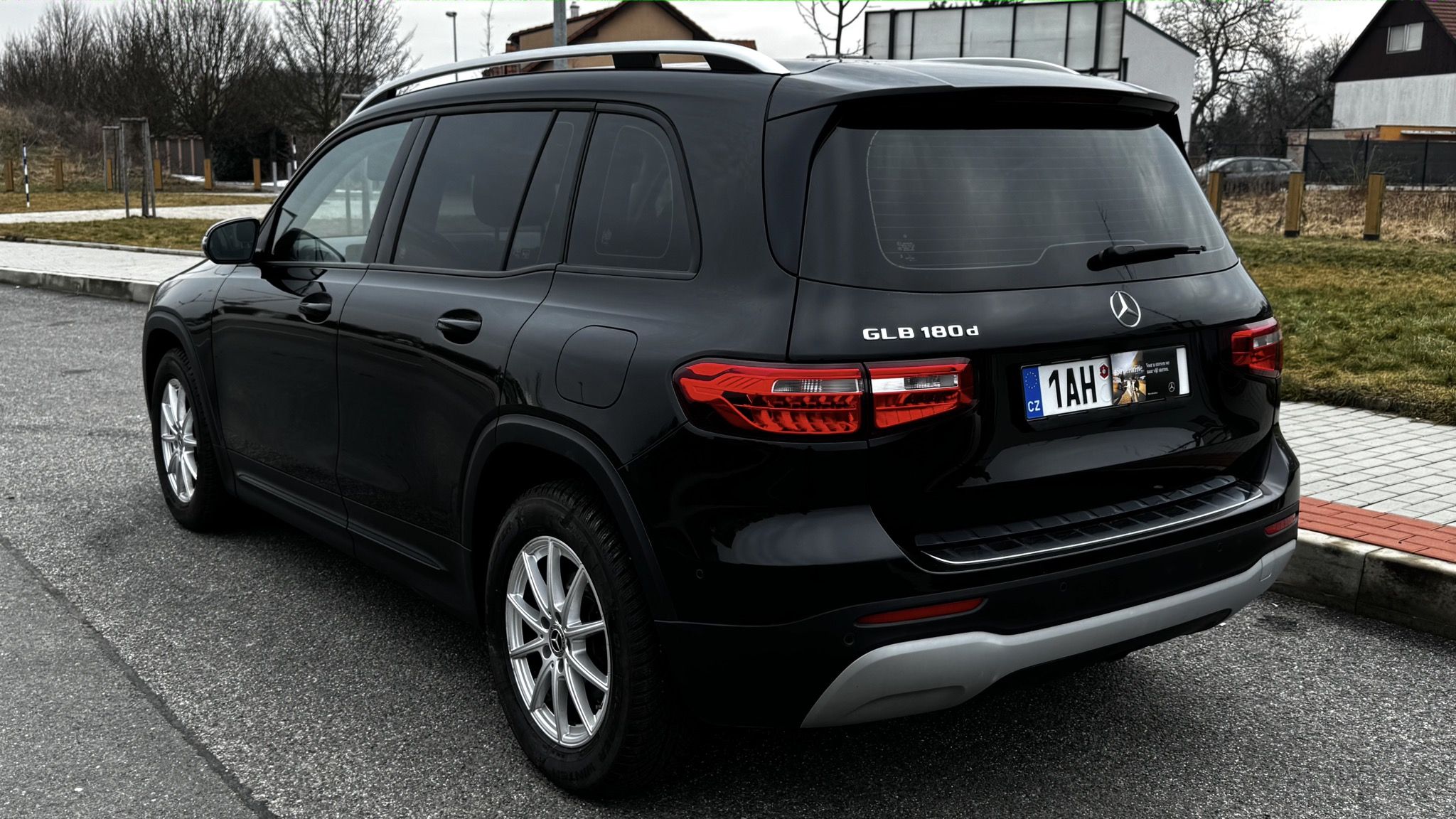 Mercedes-Benz GLB, 180d Kamera Tažne Navi - fotka 3