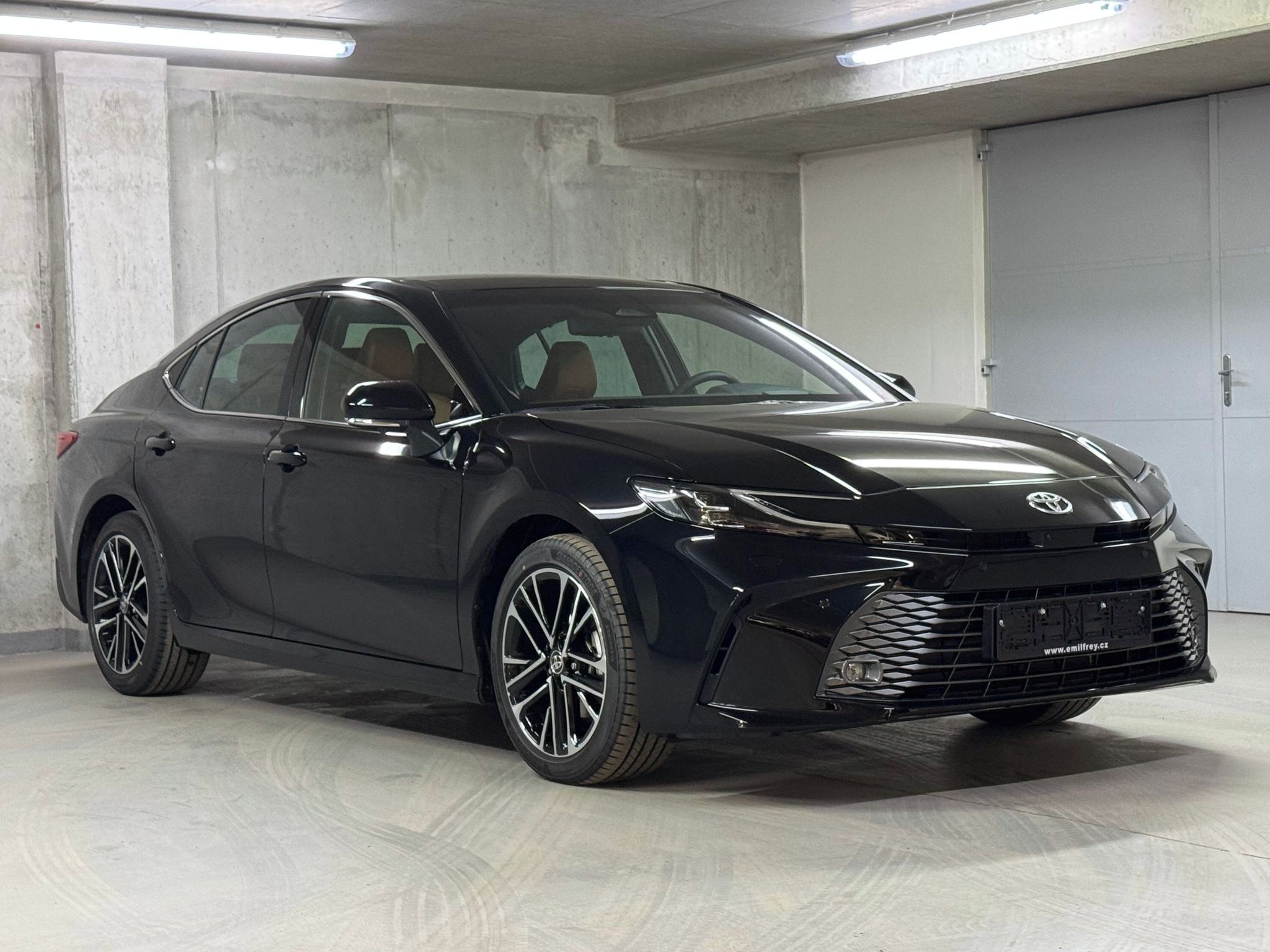 Toyota Camry, 2.5 Hybrid Executive - fotka 3