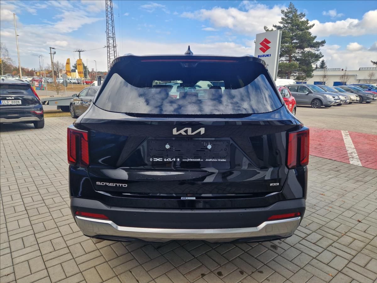 Kia Sorento, 2,2 CRDi SCR 4x4 8DCT 7míst  T - fotka 6