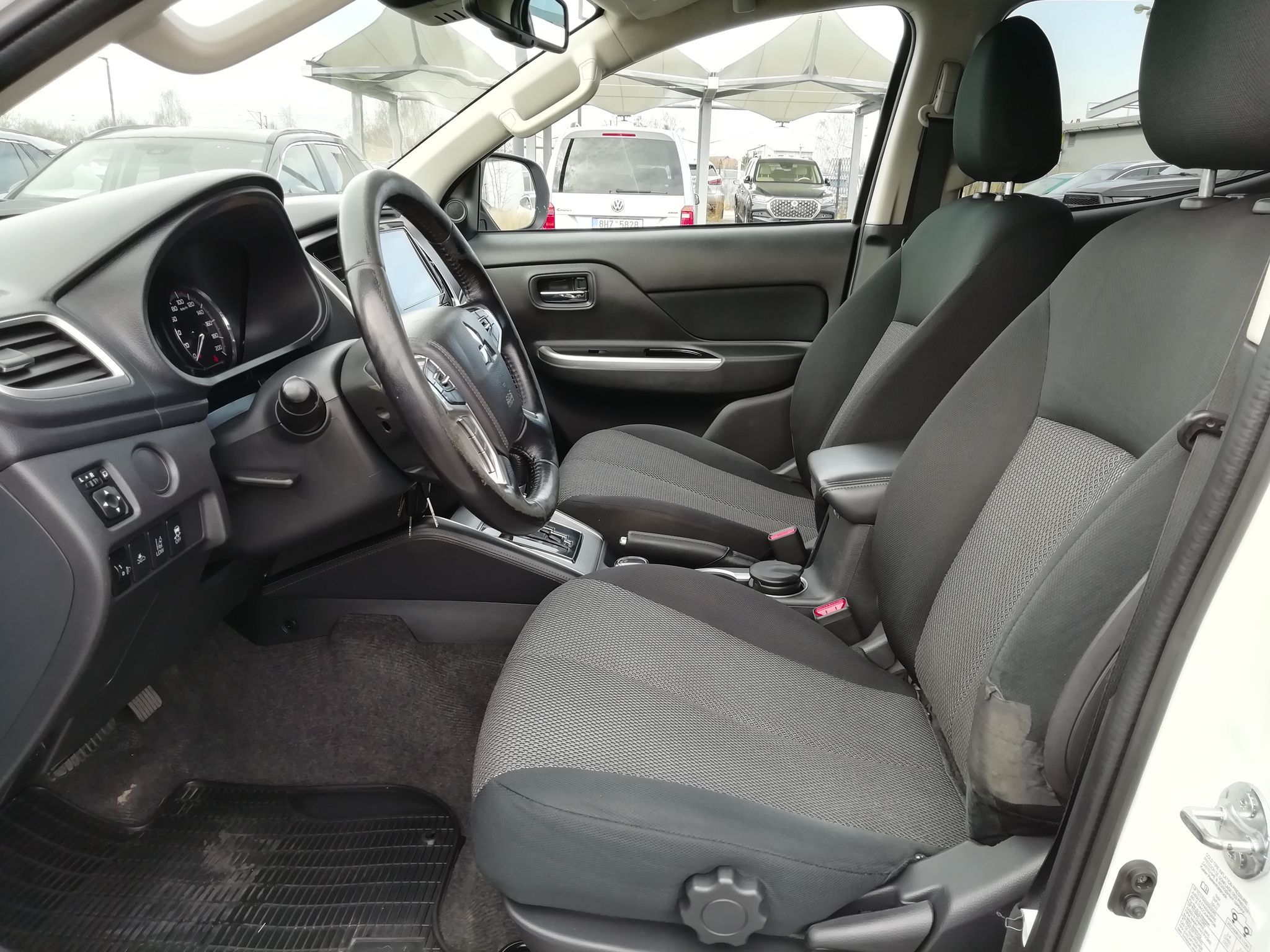Mitsubishi L200, Intense 2.2 DI-D 4WD DC - fotka 5