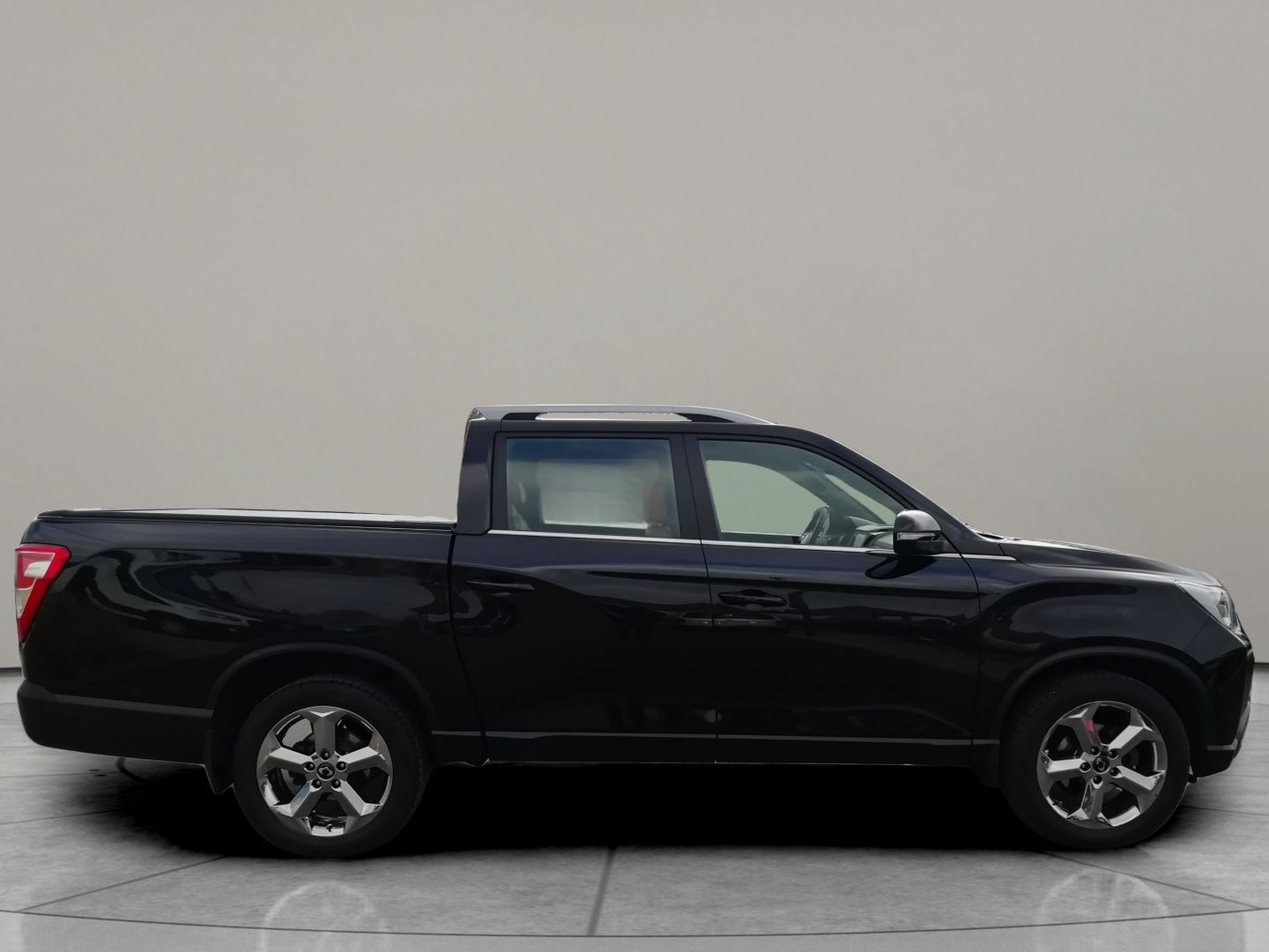 SsangYong Musso, Grand 2,2E-XDI 4WD Premium - fotka 3