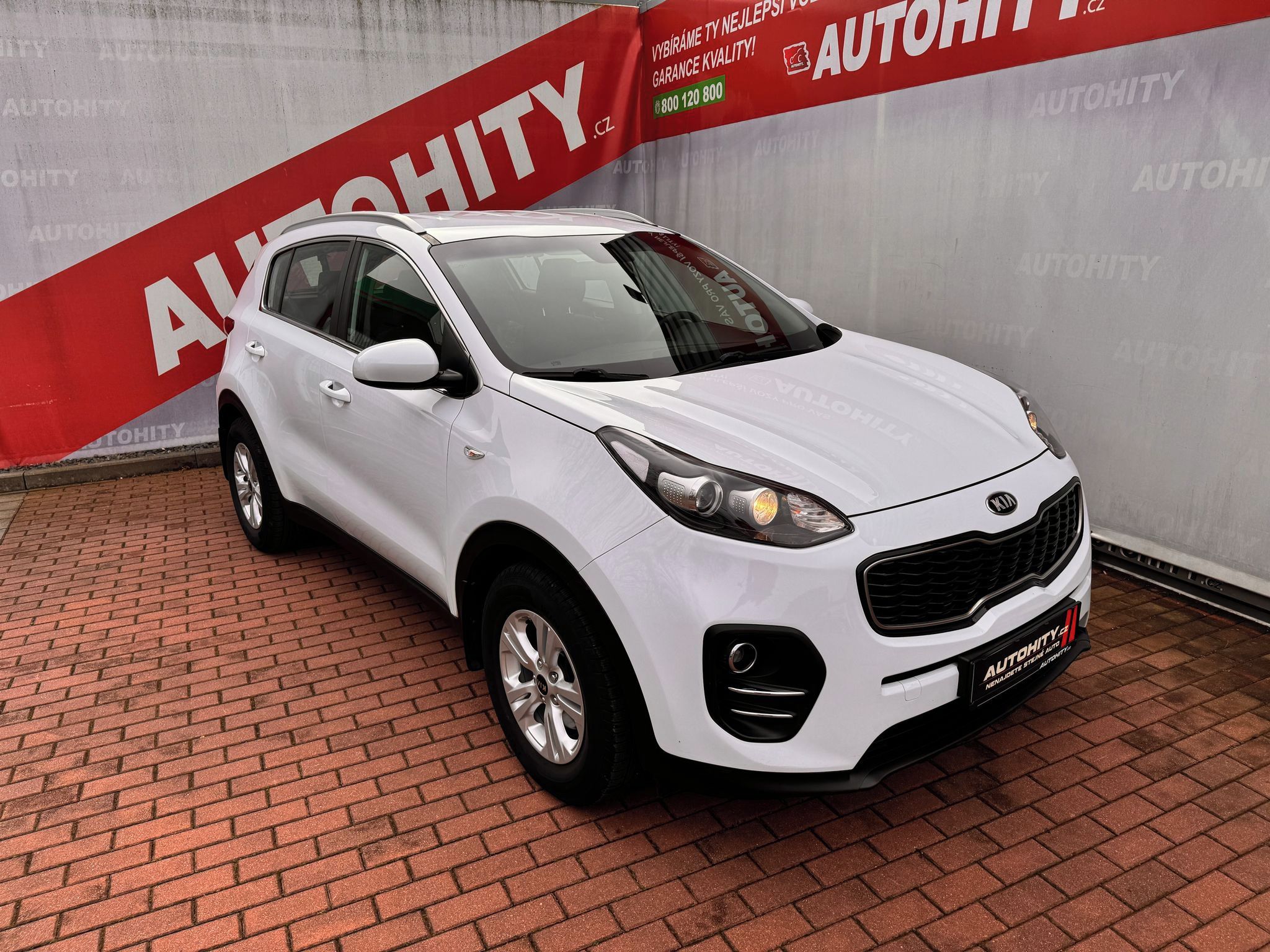 Kia Sportage, 1.7 CRDi Automat, ČR - fotka 3