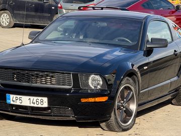GT Bullitt N0699 Black Edice