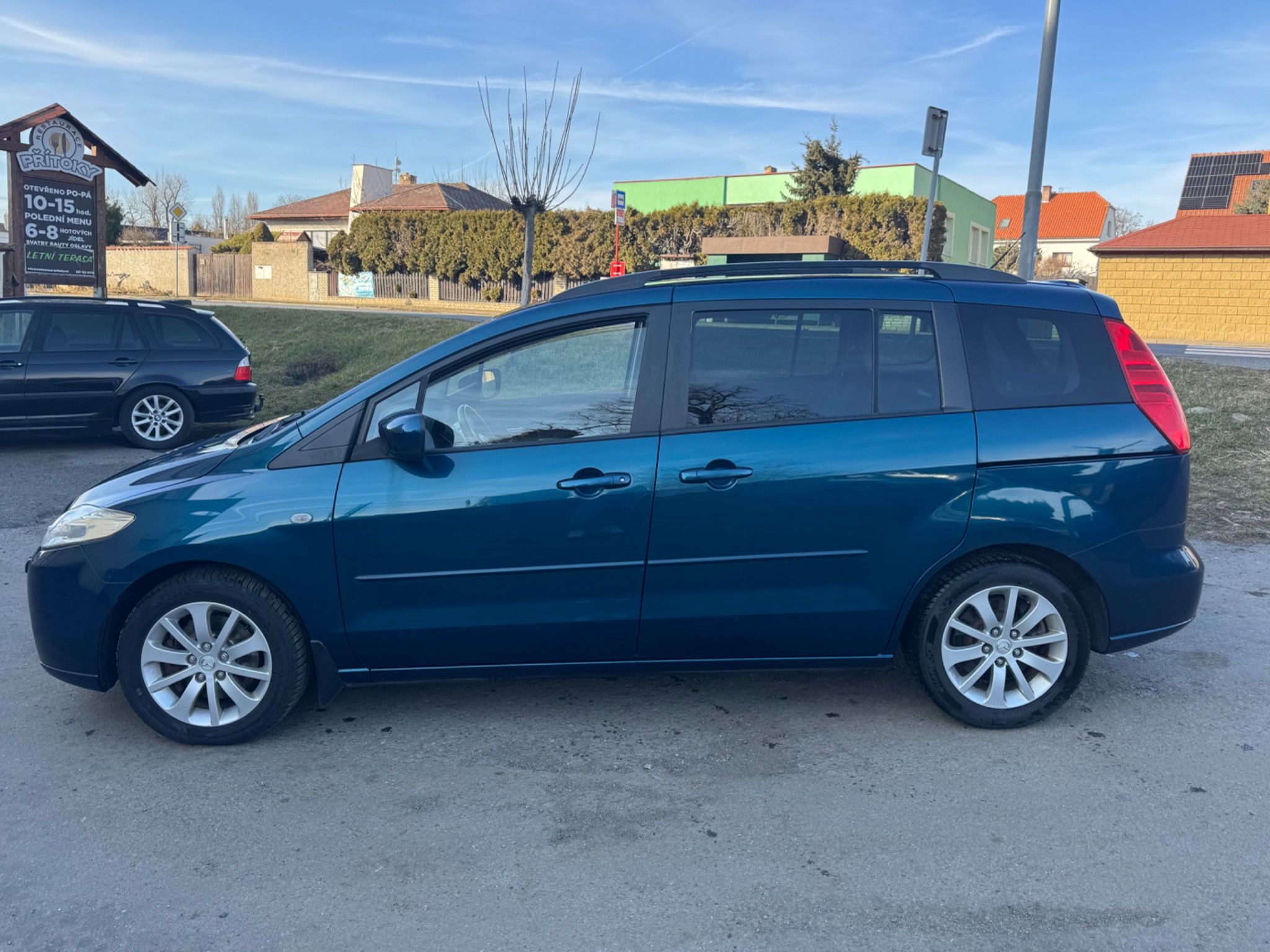 Mazda 5, 2.0 CD 105kW.7.míst.Tažné - fotka 5
