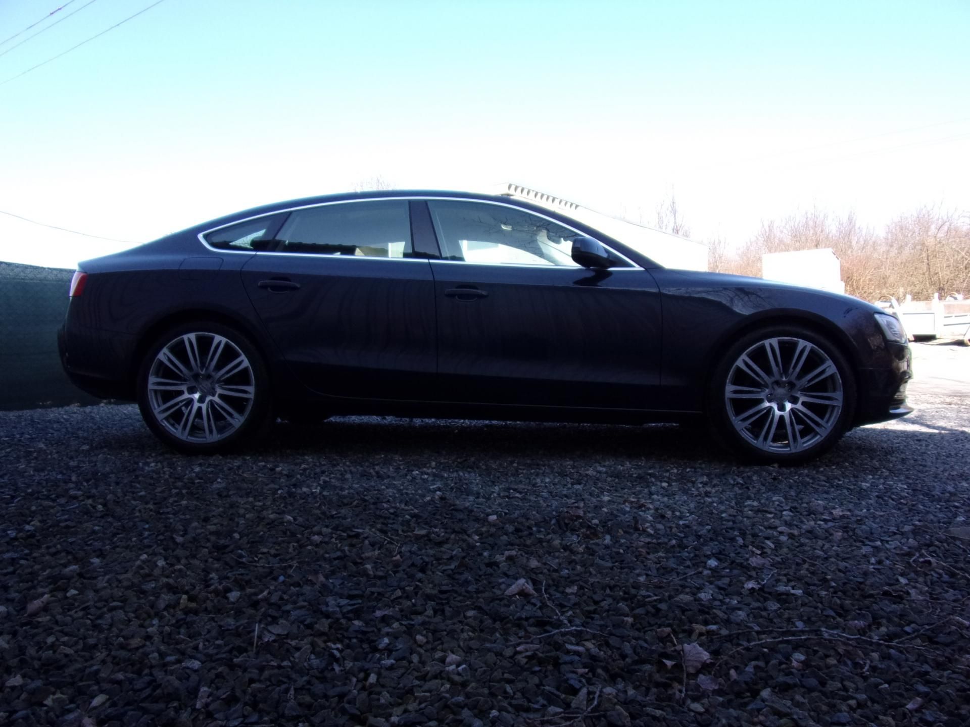 Audi A5, 2.0 TDi 189 000KM 2xLITÁ KOLA - fotka 4