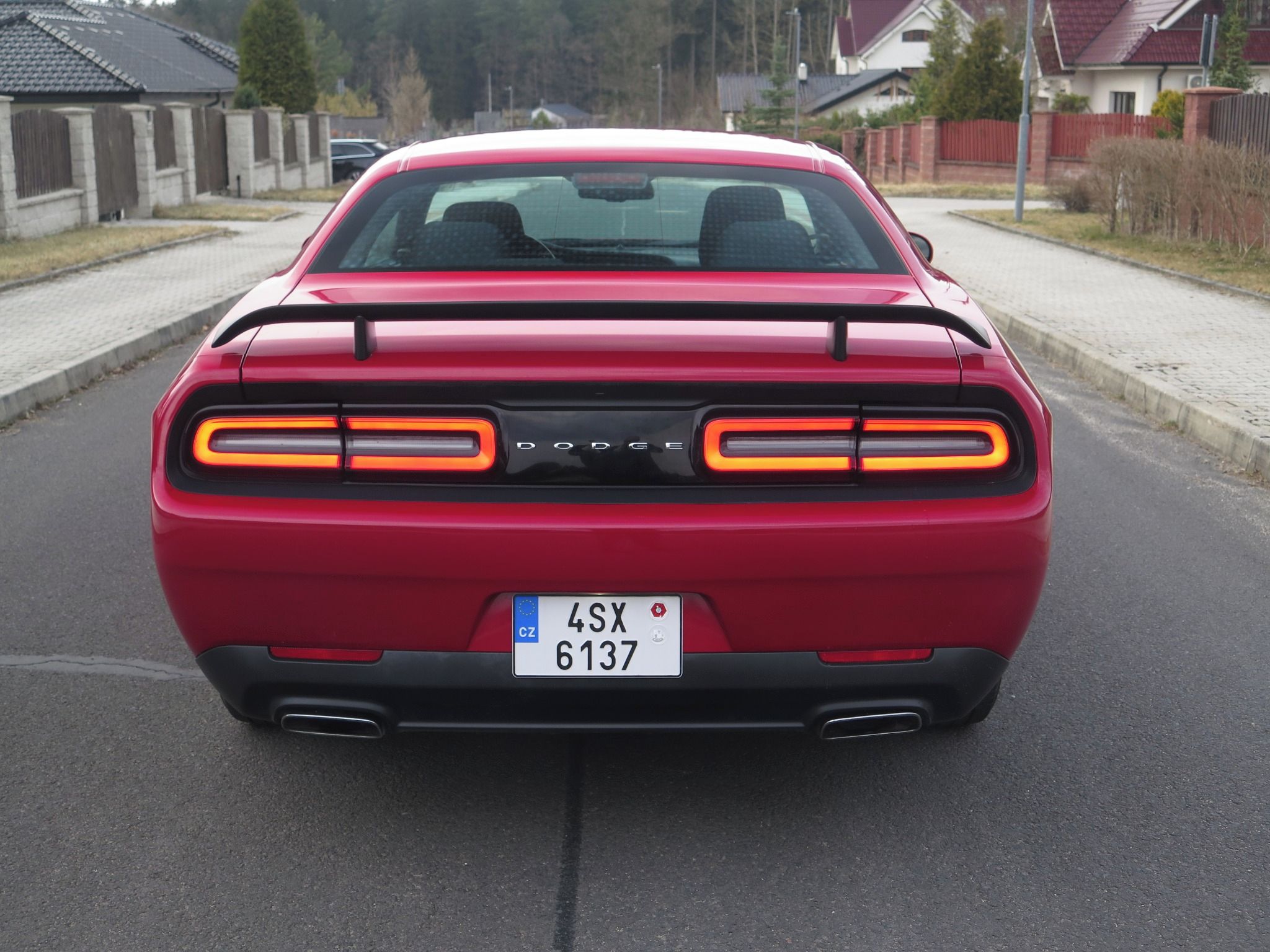 Dodge Challenger, 3.6 V6 - 22.755 km, KRÁSNÝ - fotka 5