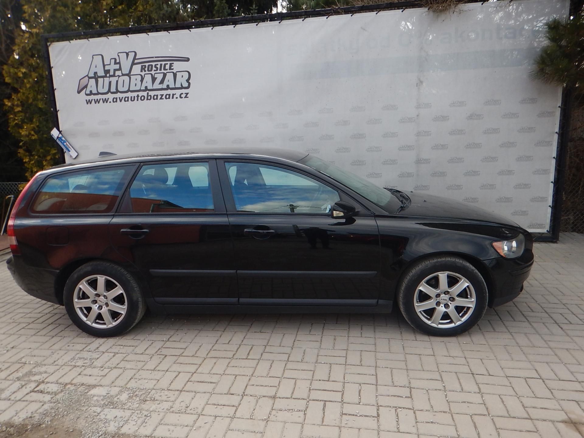 Volvo V50, 2.0d 100 kw - fotka 4