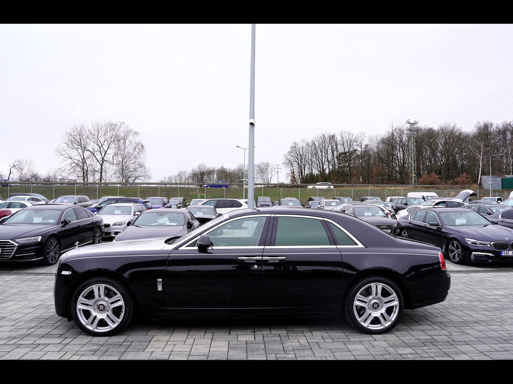 Rolls-Royce Ghost, Ghost  II  6.6i V12/570PS - fotka 3