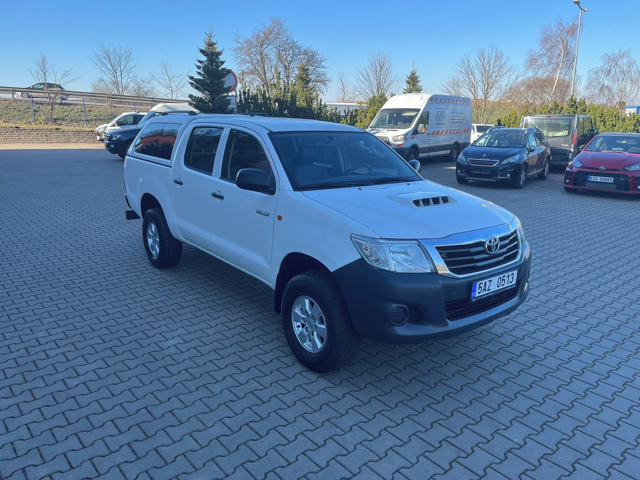 Toyota Hilux, 2,5 D-4D, 4WD, 2 sady KOL - fotka 5