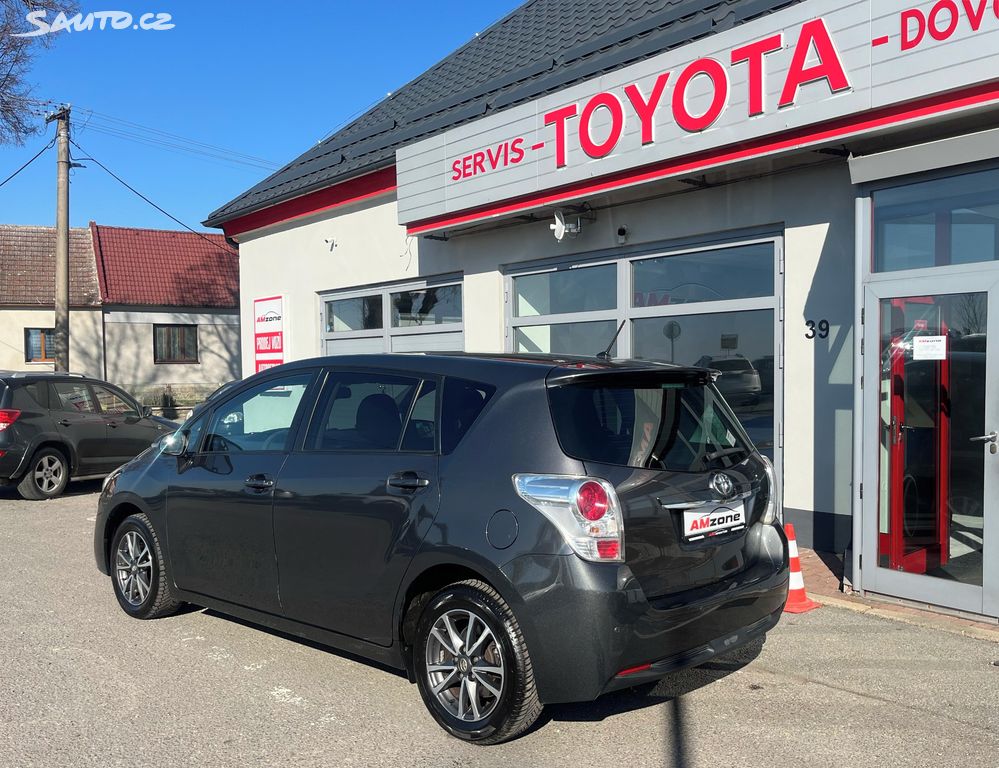 Toyota Verso, fotka 4