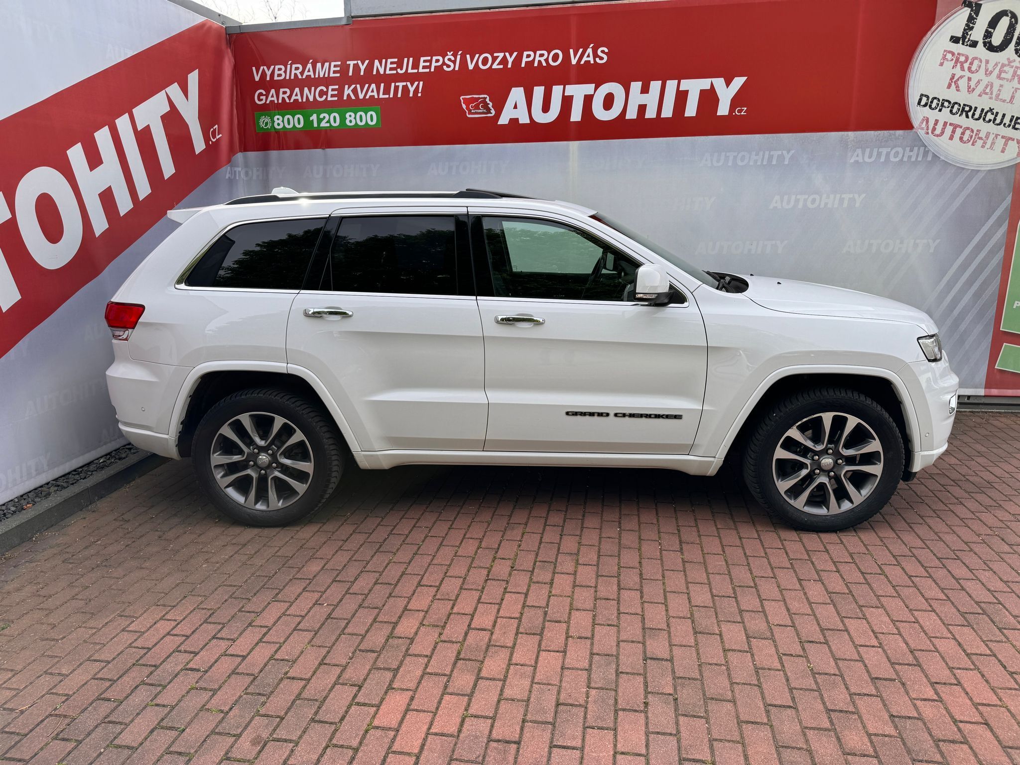 Jeep Grand Cherokee, 3.0D V6 4x4 aut., H&K, Tažné - fotka 6