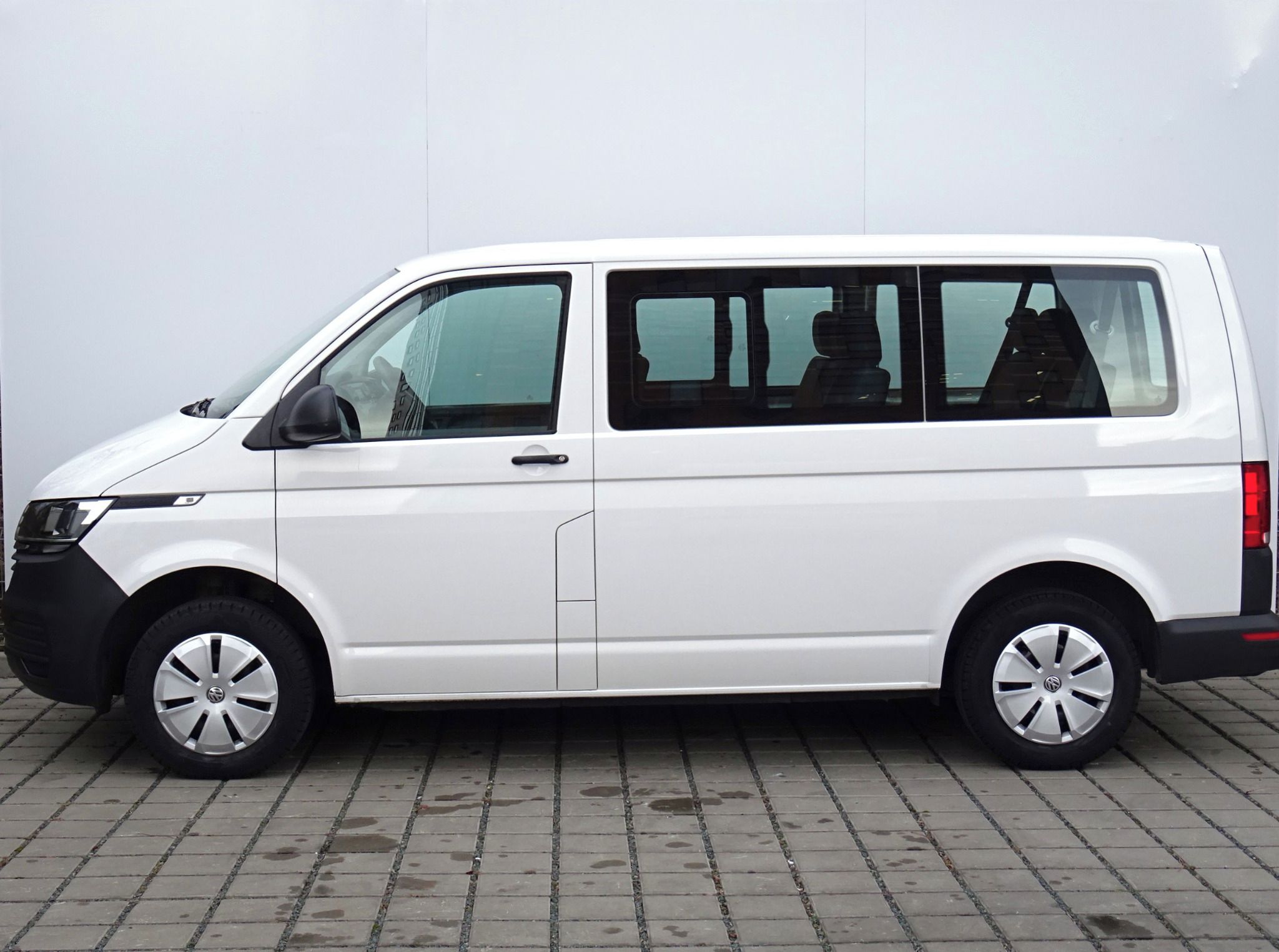 Volkswagen Transporter, T6 2,0TDI/110 kW 9 Míst - fotka 3